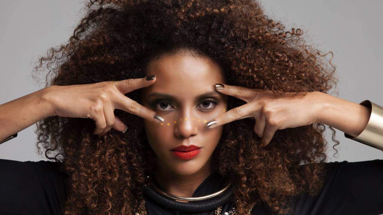 Michele (Taís Araújo)