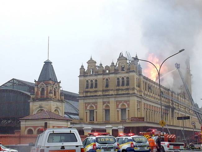 alx_img-20151221-wa0006_original.jpeg Incêndio atinge o Museu da Língua Portuguesa, no centro de São Paulo