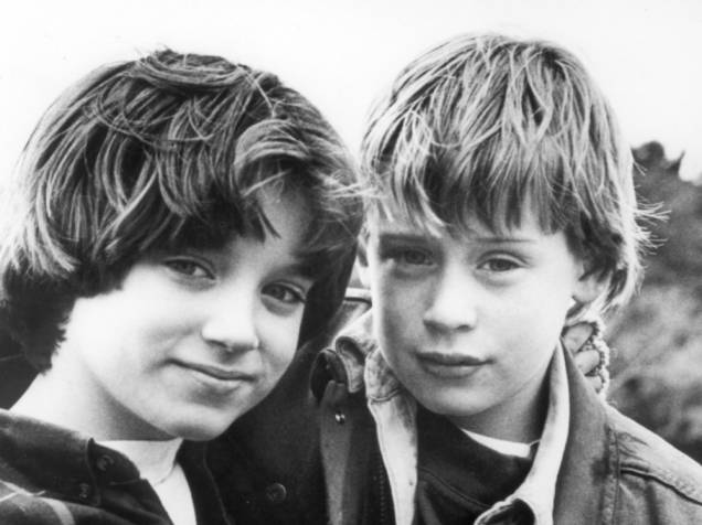 Macaulay Culkin e Elijah Wood, na época com 13 e 12 anos, no filme Anjo Malvado (1993) Macaulay Culkin e Elijah Wood, na época com 13 e 12 anos, no filme Anjo Malvado (1993)
