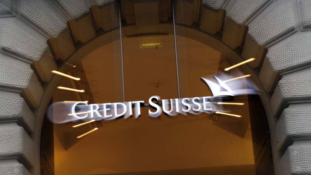 Gigante UBS compra o Credit Suisse