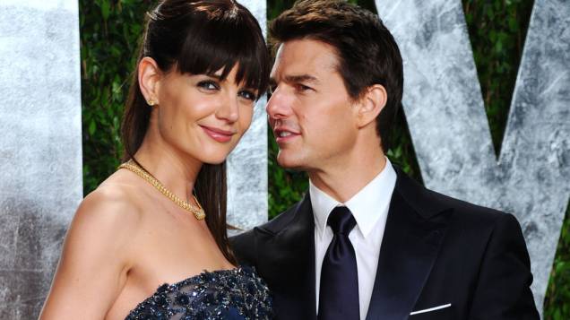 Katie Holmes e Tom Cruise chegam ao Vanity Fair Oscar Party 2012 em West Hollywood, Califórnia Katie Holmes e Tom Cruise chegam ao Vanity Fair Oscar Party 2012 em West Hollywood, Califórnia