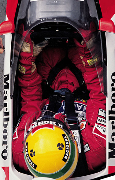 Ayrton Senna no cockpit de sua McLaren durante GP da Hungria em 1989 Ayrton Senna no cockpit de sua McLaren durante GP da Hungria em 1989