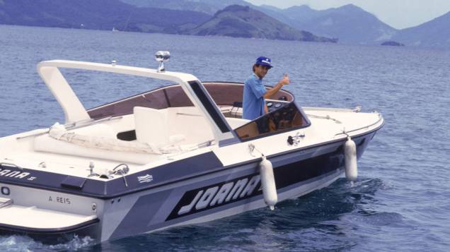 Ayrton Senna em sua lancha "Joana II" Ayrton Senna em sua lancha "Joana II"