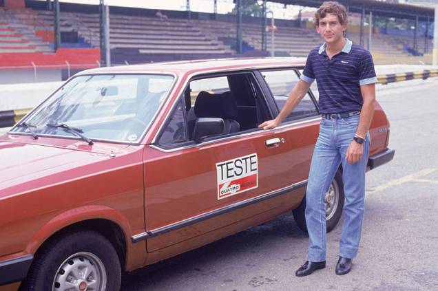 Ayrton Senna testou automóveis nacionais para a revista Quatro Rodas, no circuito de Interlagos em 1984 Ayrton Senna testou automóveis nacionais para a revista Quatro Rodas, no circuito de Interlagos em 1984