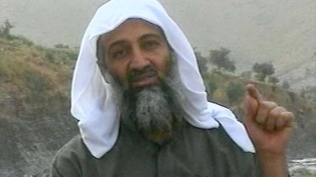 Osama bin Laden em pronunciamento na televisão no dia 17 de abril de 2002 Osama bin Laden em pronunciamento na televisão no dia 17 de abril de 2002