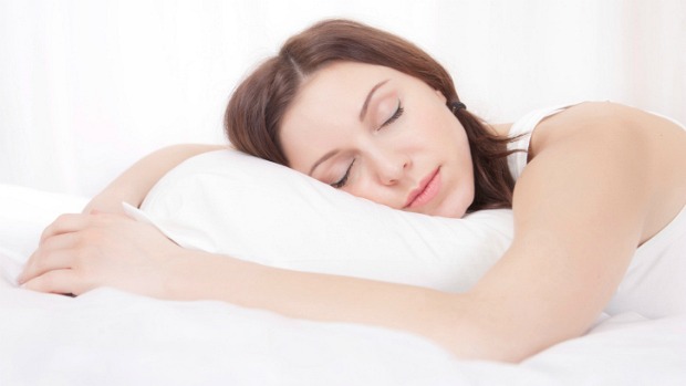 Como o seu jeito de dormir pode influenciar a saúde do coração