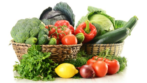 Vegetais frescos: Comer mais alimentos como esses - e menos sal - pode ser o segredo para um coração saudável