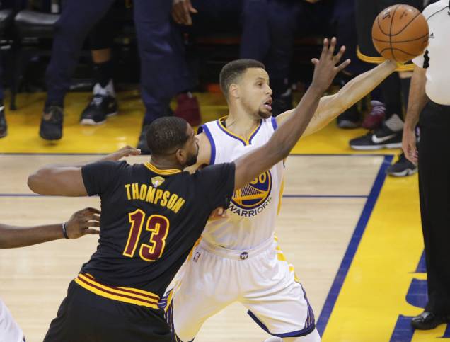 O jogador Stephen Curry, do Golden State Warriors, no jogo 7 da final da NBA, contra o Cleveland Cavaliers O jogador Stephen Curry, do Golden State Warriors, no jogo 7 da final da NBA, contra o Cleveland Cavaliers