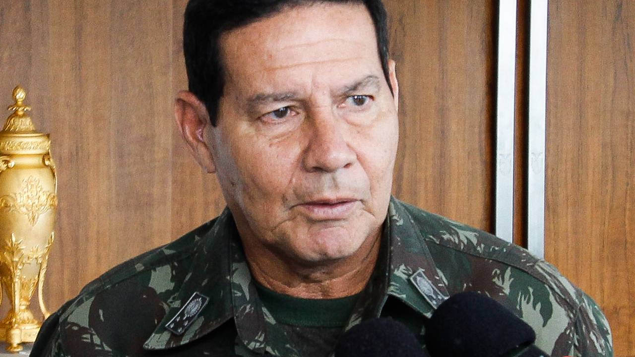 General Mourão