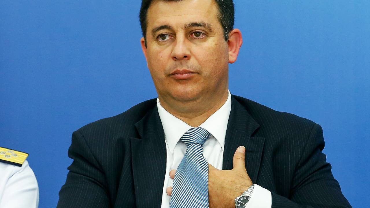 O diretor-geral da Polícia Federal, Leandro Daiello, durante coletiva de imprensa no Palácio do Planalto, em Brasília (DF), após reunião com o presidente da República em exercício, Michel Temer, para tratar sobre segurança nas fronteiras - 25/05/2016