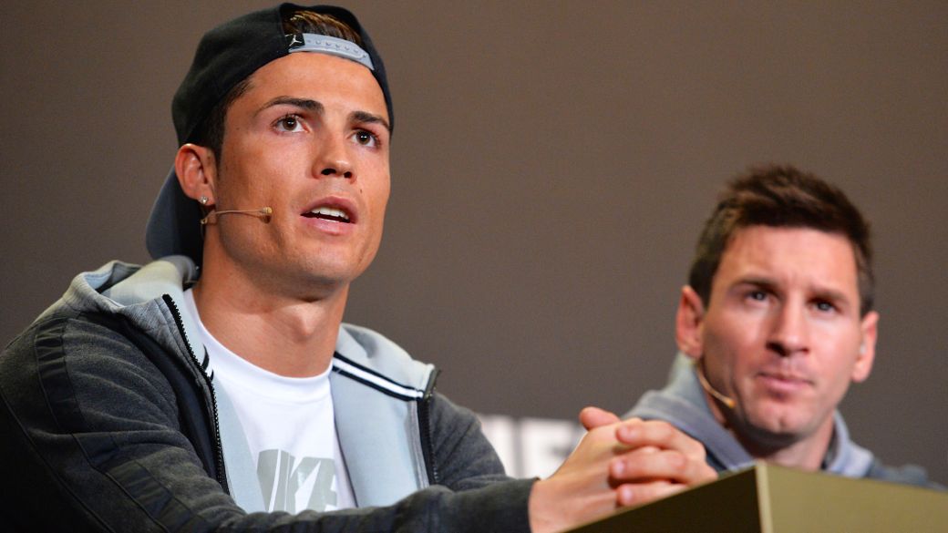 Cristiano Ronaldo e Lionel Messi antes da entrega da Bola de Ouro de 2013