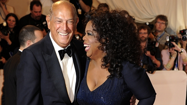 O que faz Oscar de La Renta se manter no topo, dez anos após sua morte?