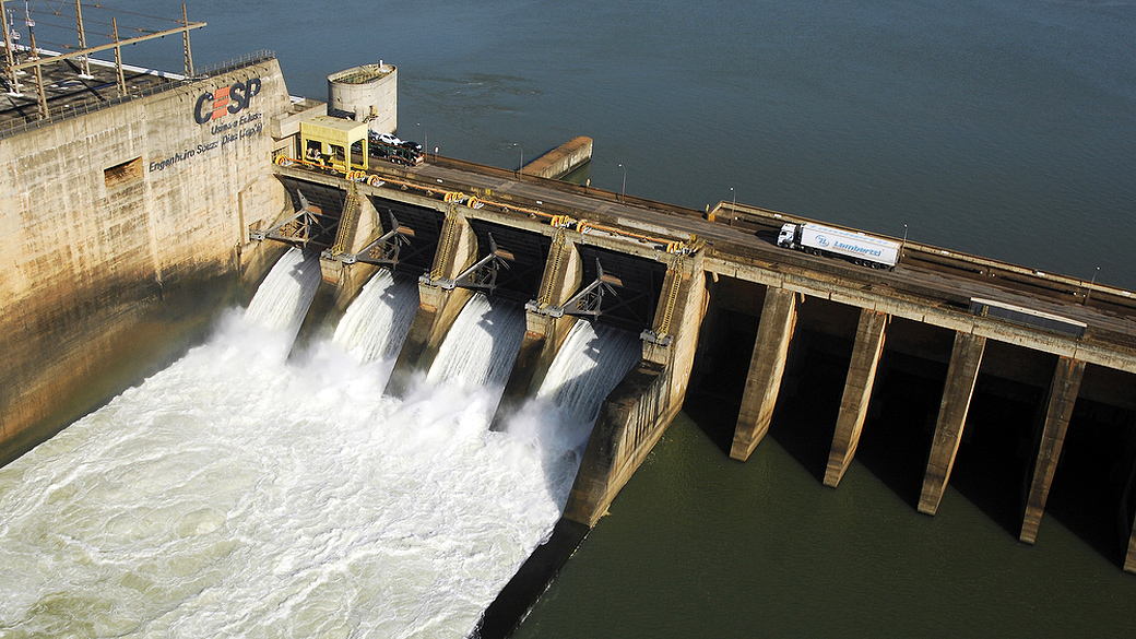 Usina Hidrelétrica de Jupiá, no Rio Paraná - Três Lagoas (MS), divisa com Andradina e Castilho (SP)