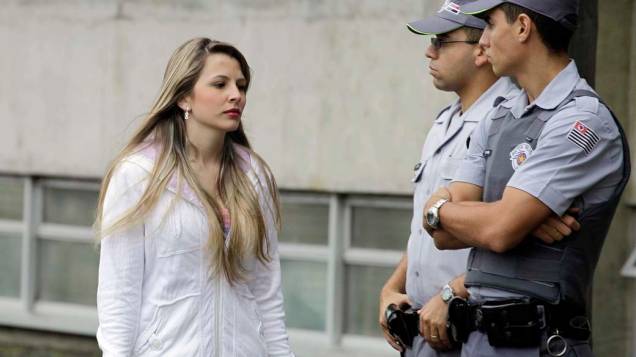 Nayara de Paula, amiga de Eloá, chega ao fórum de Santo André para o primeiro dia de julgamento de Lindemberg Alves Nayara de Paula, amiga de Eloá, chega ao fórum de Santo André para o primeiro dia de julgamento de Lindemberg Alves