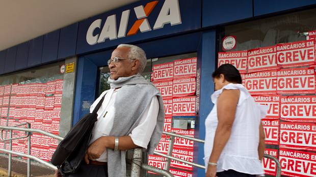 Caixa entra em greve nacional; BB tem paralisação parcial