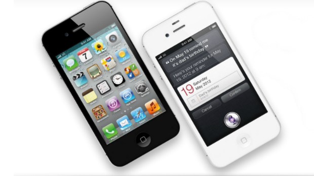 Na nova versão, o aparelho passou a contar com a assistente virtual Siri. O aparelho também possuí câmera traseira com 8 MP, contra 5 MP da versão anterior Na nova versão, o aparelho passou a contar com a assistente virtual Siri. O aparelho também possuí câmera traseira com 8 MP, contra 5 MP da versão anterior