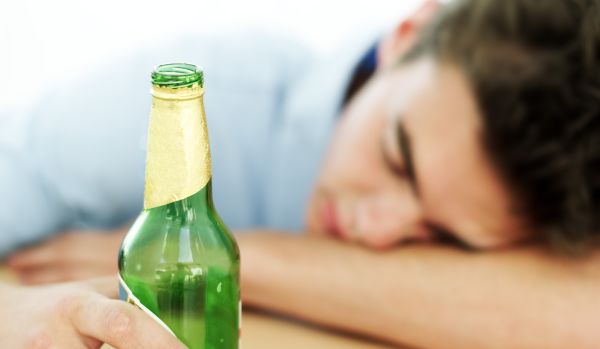 Na comparação entre 2001 e 2011, a quantidade de canções que referenciam o álcool mais que dobrou, passando de 8% para 18,5%