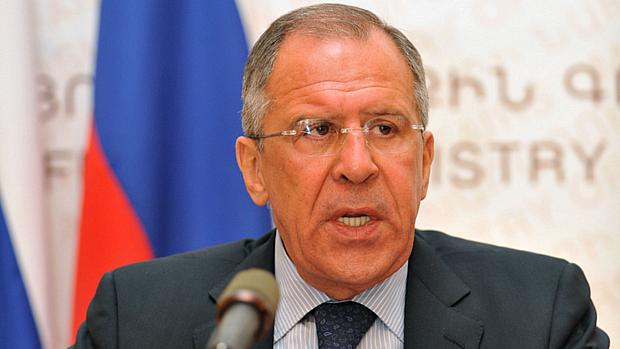 "É claro como a água: mesmo que armem a oposição até os dentes, eles não derrotarão o Exército sírio", disse Serguei Lavrov