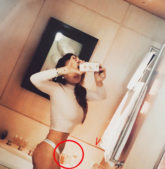 A atriz Lindsay Lohan aparece nua no set de The Canyons