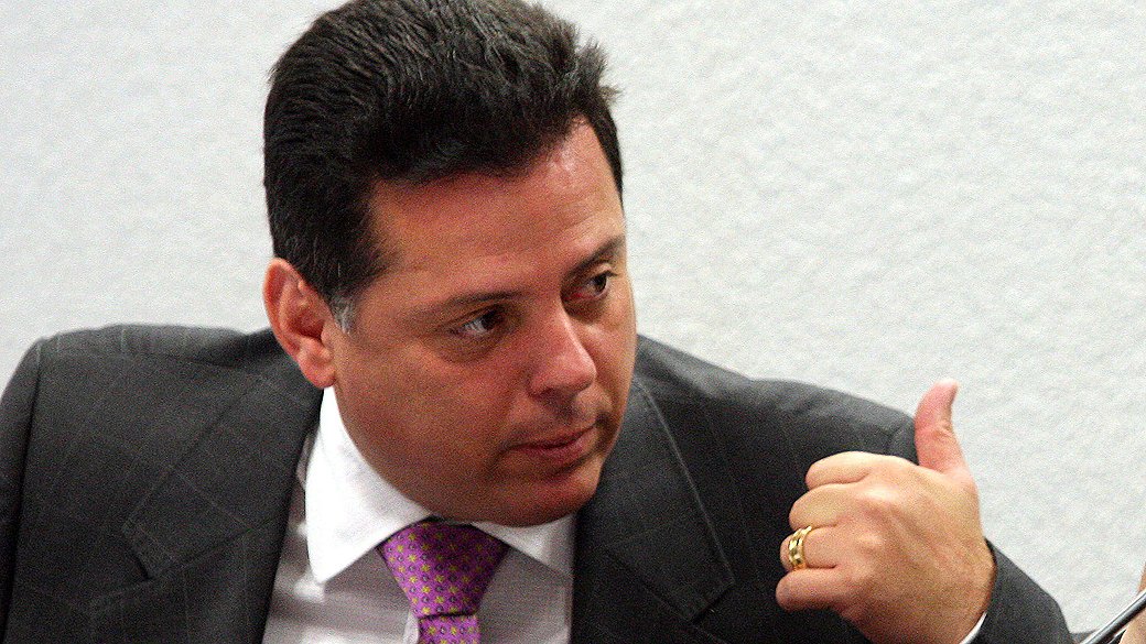 Presidente do PSDB é alvo da PF por desvio de verbas da saúde em Goiás