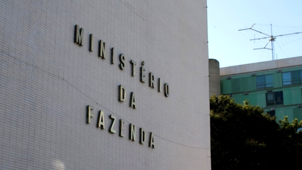 ‘Prisma Fiscal’: mercado vê déficit menor em 2025