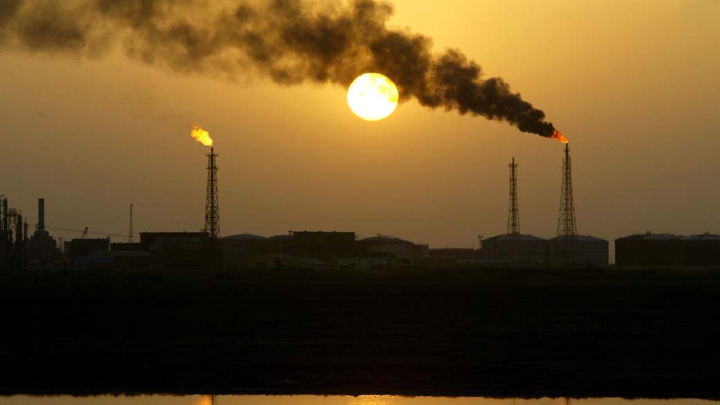 Refinaria de petróleo no Iraque