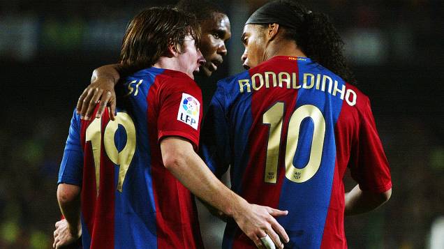 Ronaldinho Gaúcho e Messi durante jogo no Bracelona em 2007 Ronaldinho Gaúcho e Messi durante jogo no Bracelona em 2007