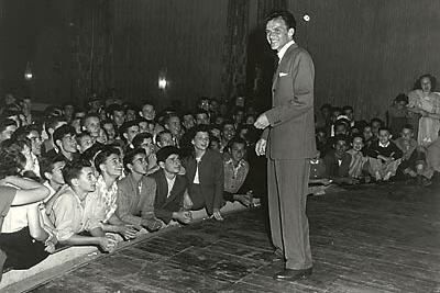 Frank Sinatra nos anos 40 Frank Sinatra nos anos 40