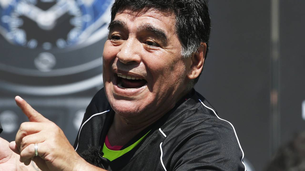 O ex-jogador de futebol argentino Diego Maradona, durante jogo amistoso realizado em Paris - 09/06/2016