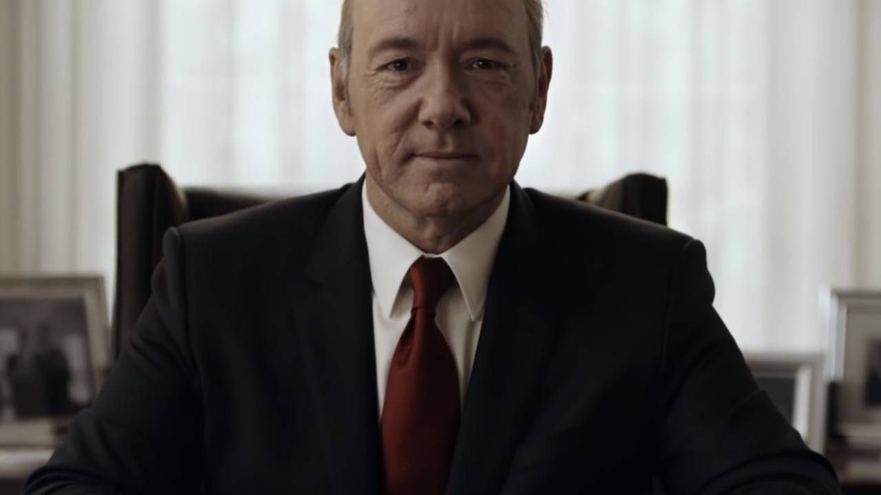 Fracis Underwood, personagem protagonista da série House of Cards, interpretado pelo ator Kevin Spacey