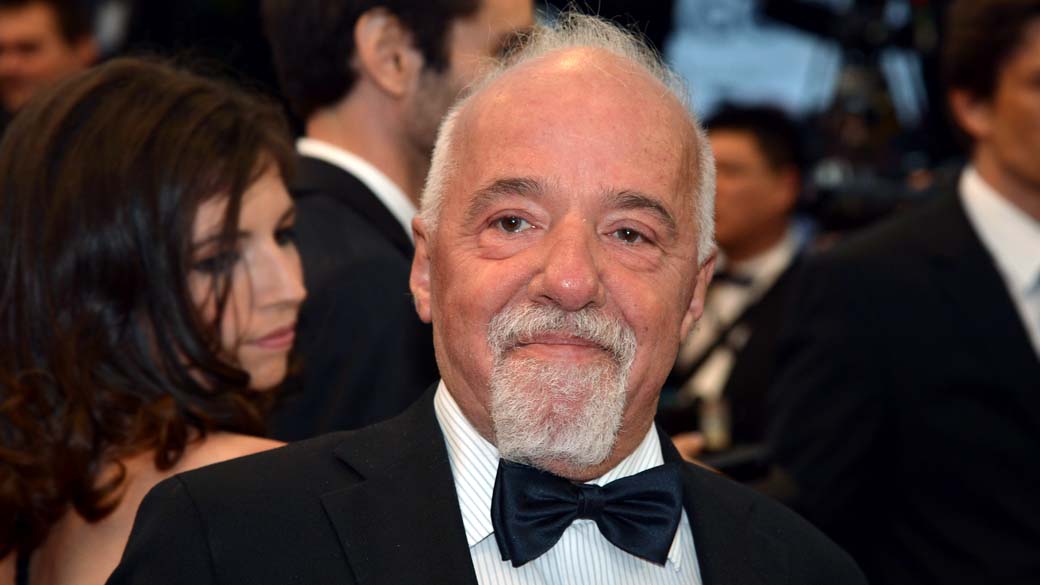 Aos 70 anos, Paulo Coelho ainda é o nosso maior péssimo escritor