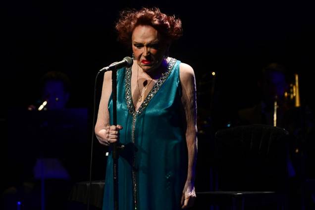 A atriz e cantora Bibi Ferreira se apresenta na Vila Olímpia, em São Paulo (SP) - 12/08/2016 A atriz e cantora Bibi Ferreira se apresenta na Vila Olímpia, em São Paulo (SP) - 12/08/2016
