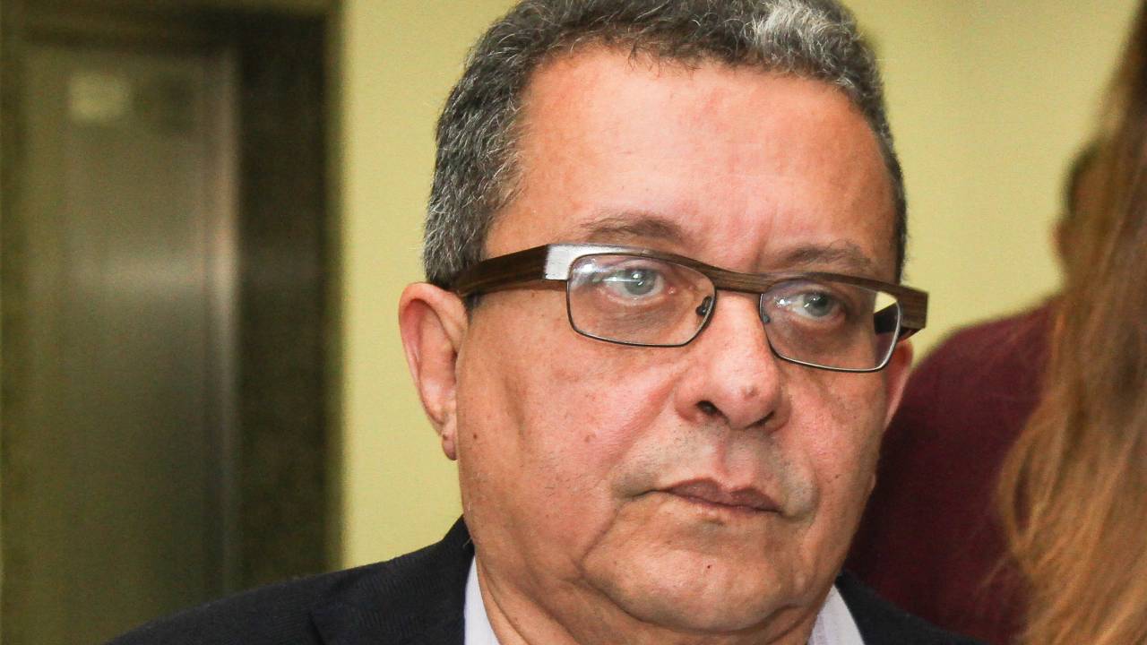 João Santana e Mônica Moura deixam a carceragem da policia federal em Curitiba na tarde desta segunda-feira (01) depois de pagamento de fiança de mais de 31 milhões de reais