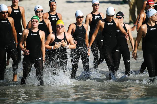 Nadadoras chegam à praia de Copacabana para disputar maratona aquática feminina no Rio de Janeiro pelos Jogos Olímpicos Nadadoras chegam à praia de Copacabana para disputar maratona aquática feminina no Rio de Janeiro pelos Jogos Olímpicos