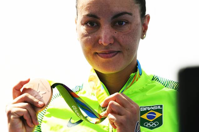 Poliana Okimoto, nadadora brasileira, comemora medalha de bronze na maratona aquática, em Copacabana, Rio de Janeiro Poliana Okimoto, nadadora brasileira, comemora medalha de bronze na maratona aquática, em Copacabana, Rio de Janeiro
