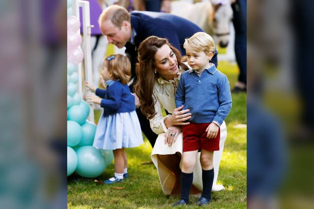 Príncipe George e sua irmã Charlotte participam de uma festa infantil acompanhados de seus pais, William e Kate, em Victoria, no Canadá - 29/09/2016 Príncipe George e sua irmã Charlotte participam de uma festa infantil acompanhados de seus pais, William e Kate, em Victoria, no Canadá - 29/09/2016