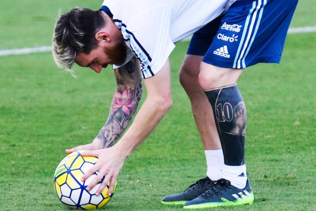 Lionel Messi participa de treino da seleção argentina, para jogo contra o Brasil, válido pelas Eliminatórias para a Copa do Mundo de 2018, no CT do Atlético-MG, na cidade mineira de Vespasiano - 08/11/2016