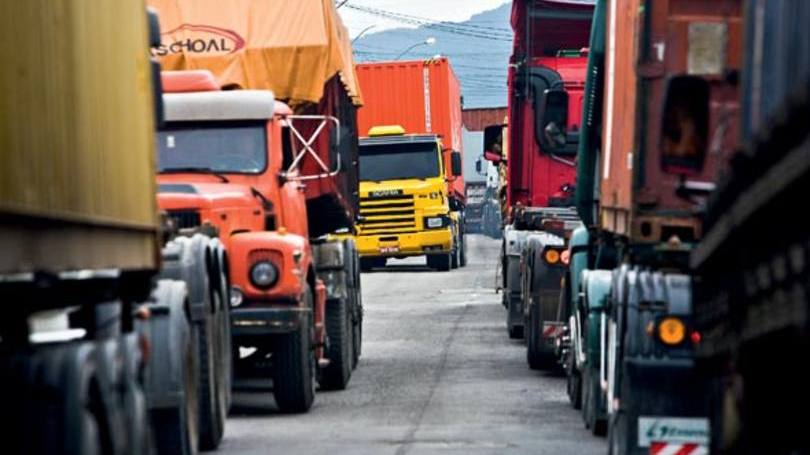 Fila quilométrica de caminhões de soja se forma em porto do Pará; veja vídeo