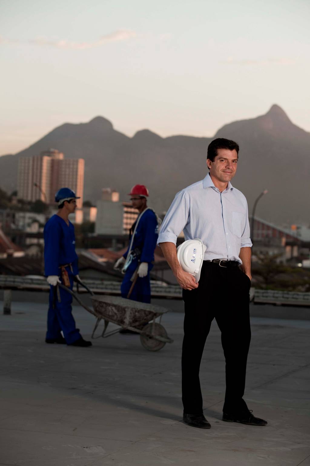 Juiz abre ação contra Cavendish e Assad por obra no governo Serra