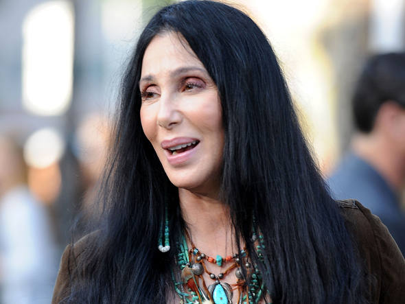 Cher revela que ex-marido, Sonny Bono, planejou matá-la