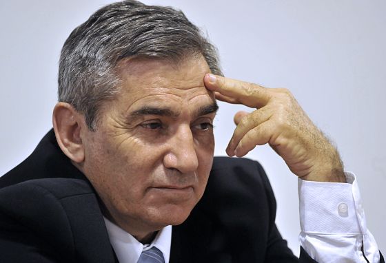 Gilberto Carvalho entra na briga de foice pela última vaga junto com Rui Falcão