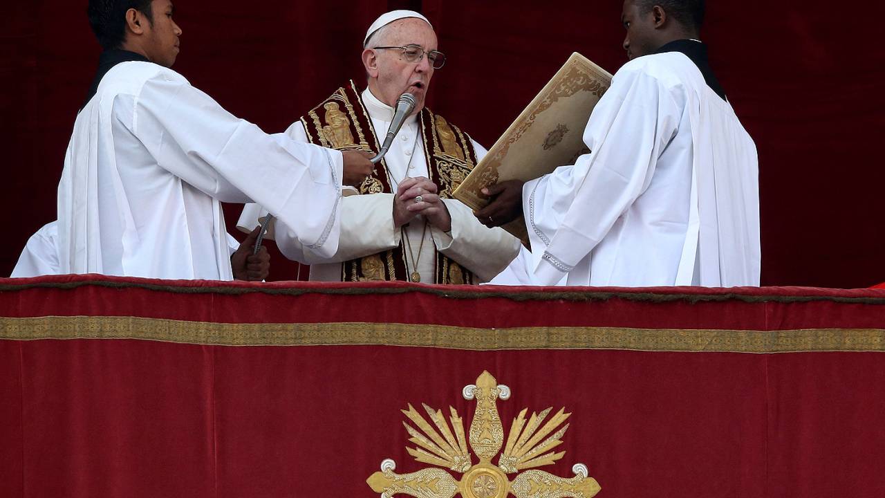 Papa Francisco profere a bênção "Urbi et Orbi" (à cidade e ao mundo) na Praça de São Pedro - 25/12/2016