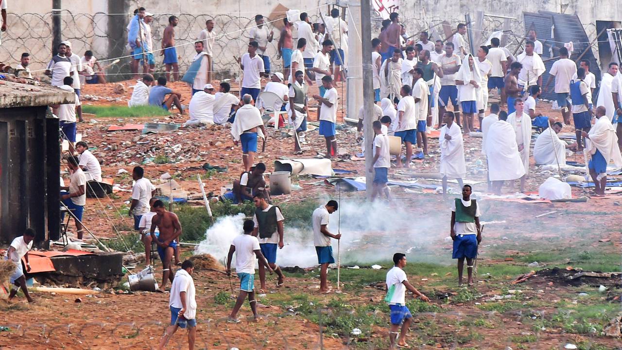 Presos rebelados em présido de Alcaçuz