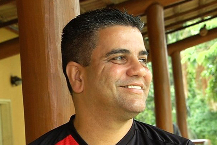 O técnico do Atlético-GO, Marcelo Cabo