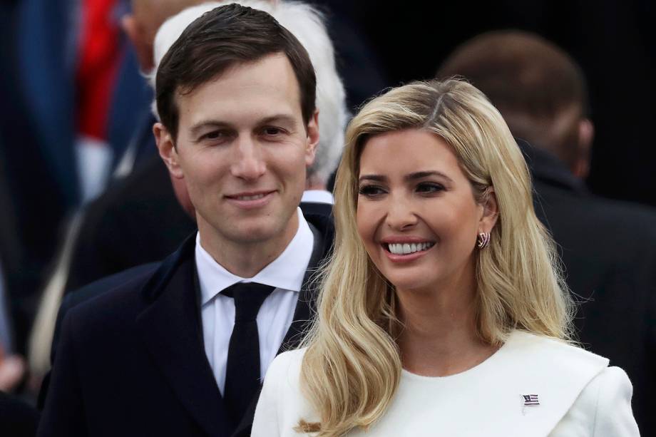 Jared Kushner e sua esposa Ivanka Trump durante a posse do presidente eleito dos Estados Unidos, Donald Trump, em Washington