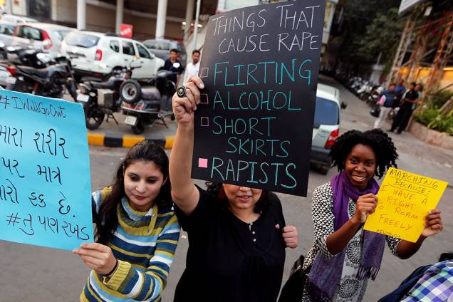 Mulheres participam de protesto por direitos civis em solidariedade à Marcha das Mulheres de Washington, na cidade de Ahmedabad, Índia Mulheres participam de protesto por direitos civis em solidariedade à Marcha das Mulheres de Washington, na cidade de Ahmedabad, Índia