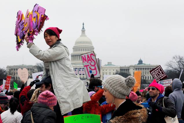 Milhares de pessoas participam da Marcha das Mulheres em protesto por direitos civis, em Washington Milhares de pessoas participam da Marcha das Mulheres em protesto por direitos civis, em Washington
