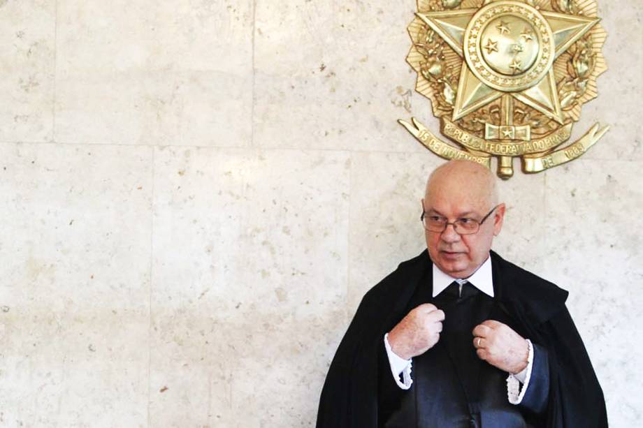 O ministro Teori Zavascki tomando posse como novo integrante do STF - 29/11/2012