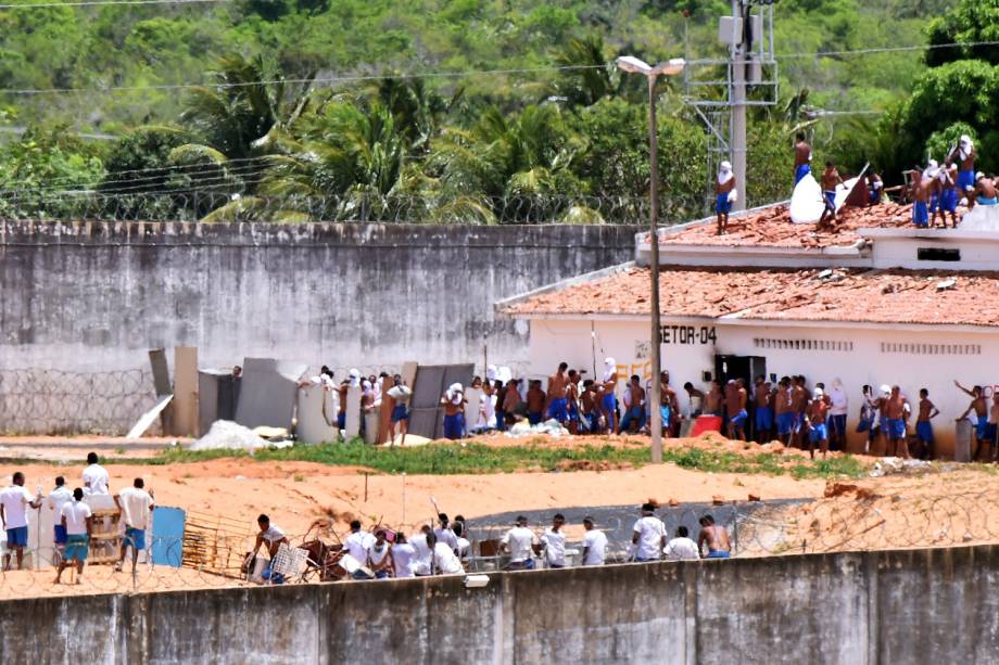 Presos da Penitenciária Estadual de Alcaçuz, em Nísia Floresta (RN), iniciam nova rebelião na manhã desta terça-feira (17). Os presos dos pavilhões 1, 2, 3 e 4 tentam invadir o pavilhão 5