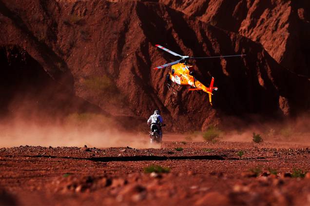 O piloto português Joaquim Rodrigues dirige motocicleta, durante o terceiro dia do Rali Dakar 2017, entre as cidades de San Miguel de Tucuman e San Salvador de Jujuy, na Argentina - 04/01/2017 O piloto português Joaquim Rodrigues dirige motocicleta, durante o terceiro dia do Rali Dakar 2017, entre as cidades de San Miguel de Tucuman e San Salvador de Jujuy, na Argentina - 04/01/2017